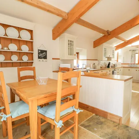 Ashtree Barn 4*